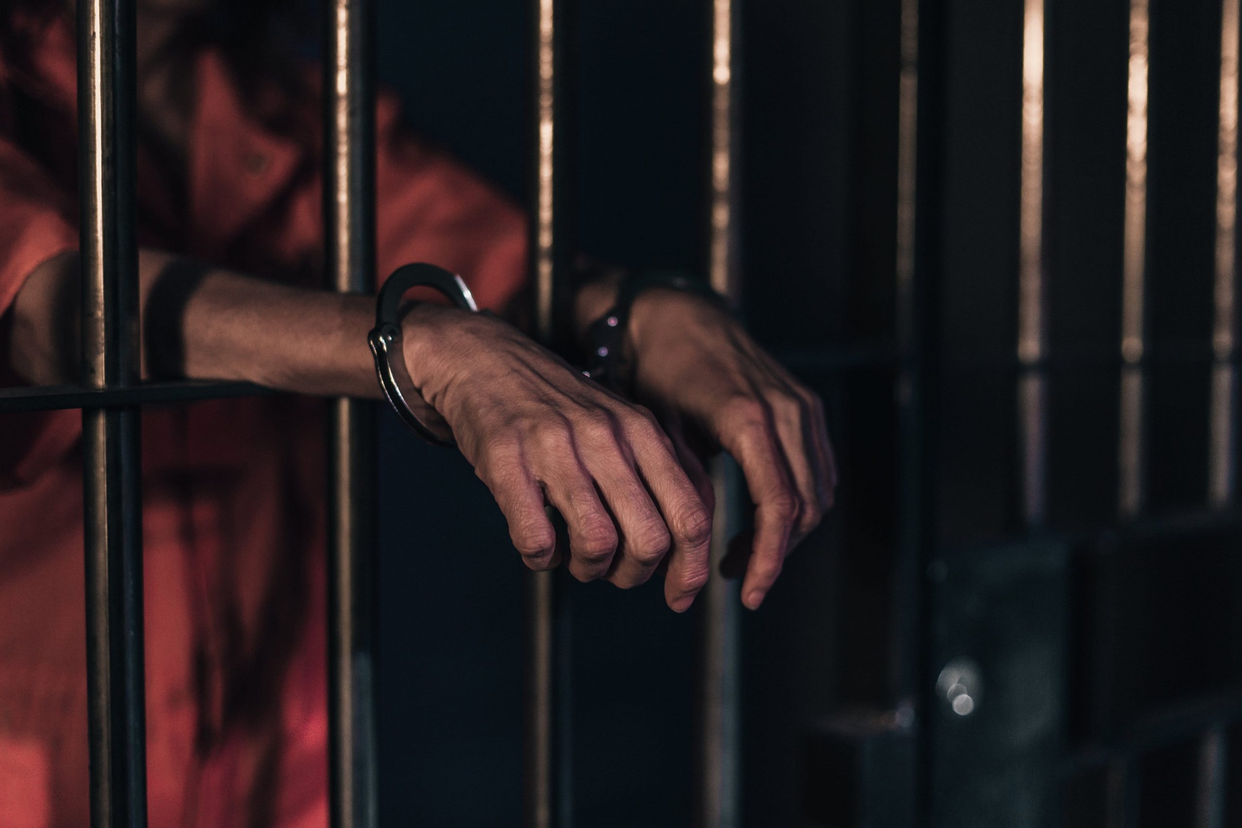 Hombre de 27 años es encarcelado por sostener relaciones sexuales con una menor