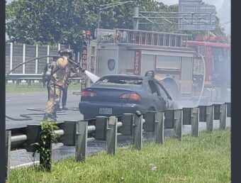 Aviso: Carro se incendia en Expreso Baldorioty