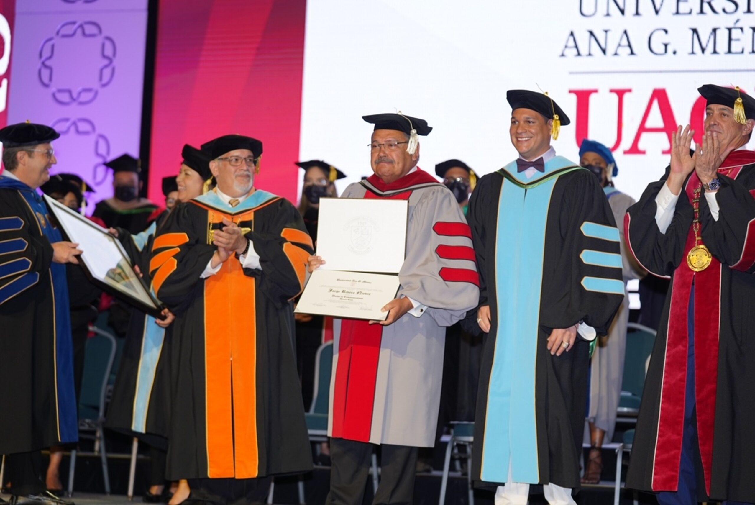 UAGM otorga doctorado honoris causa al periodista Jorge Rivera Nieves