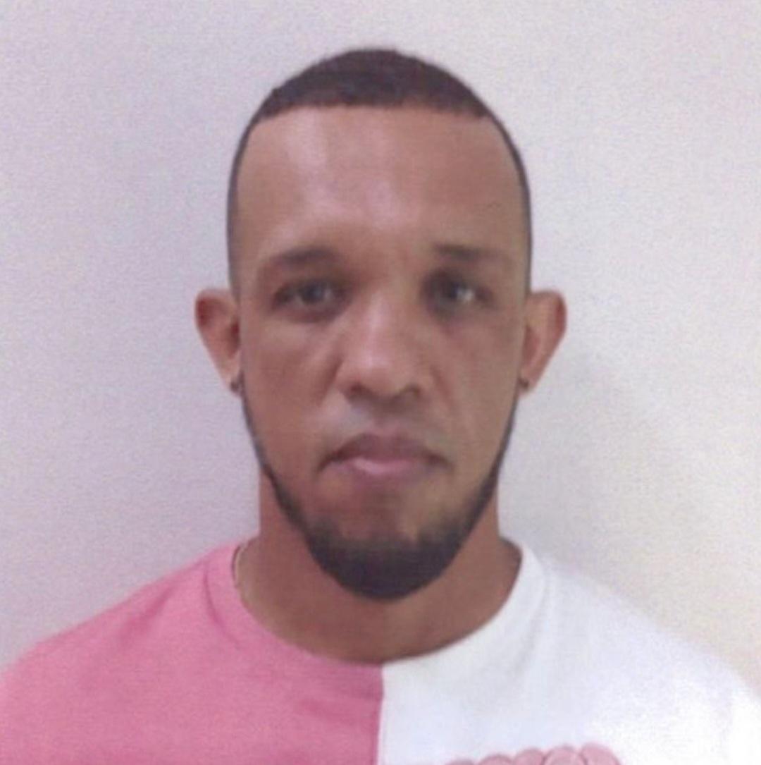 Buscan sospechoso de asesinato de mujer y su hijo de 17 años en Caguas