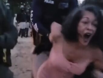 Intervienen con una mujer que se manifestaba cerca del condominio Sol y Playa en Rincón (Ampliación)