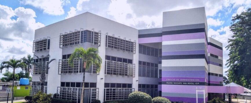 Aviso: Universidad Central de Bayamón cancela clases y reanuda operaciones administravivas