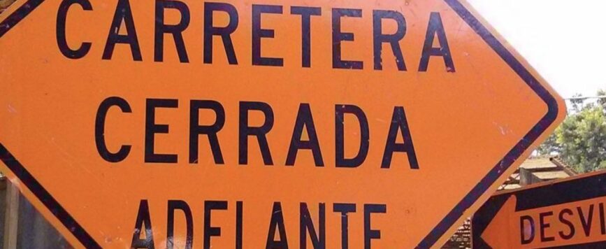 Carretera PR-663 cerrada en Arecibo por poste que tumbó conductor