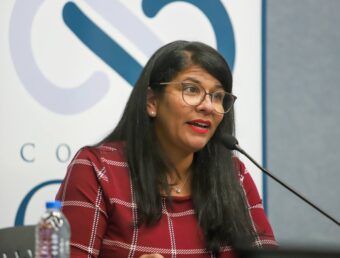 Discuten programas y medidas de asistencia financiera disponibles tras el paso del huracán Fiona 