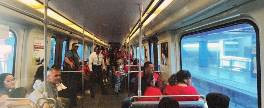 Desalojan 162 personas del Tren Urbano tras interrupción del servicio