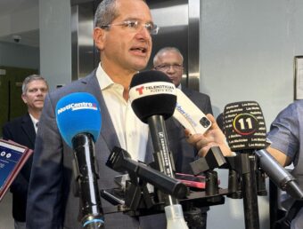 Gobernador apunta a dos errores de la jueza en caso de tragedia familiar en Yauco (Sonido)