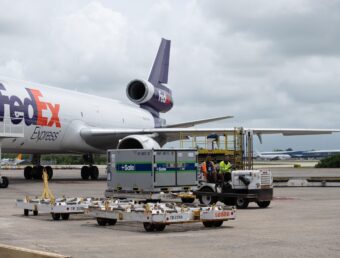 FedEx obtiene certificación CEIV Pharma de IATA para mejorar la cadena de suministros