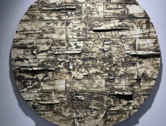 Jaime Suárez presenta su exhibición “Planetarium: Oda al tondo” en Galería Petrus