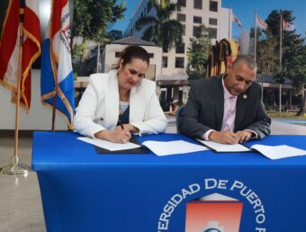 UPR Carolina firma acuerdo colaborativo con el Centro Unido de Detallistas