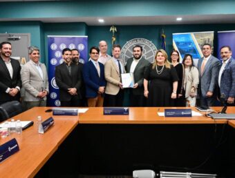 Genera y Tesla firman acuerdo para proyecto mas grande de la empresa en almacenamiento de energía